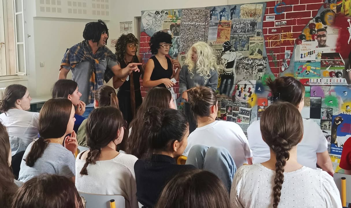 Représentation de « Graine de Supporters » au lycée Émile de Rodat, à Pezens