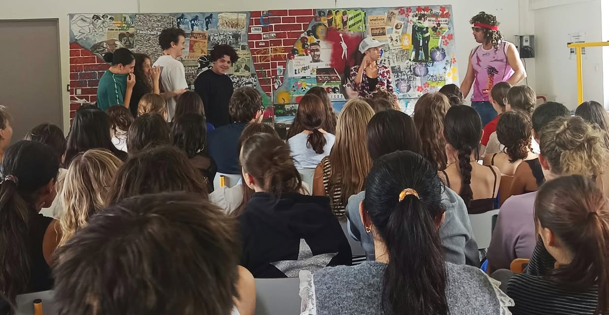 Représentation de « Graine de Supporters » au lycée Émile de Rodat, à Pezens
