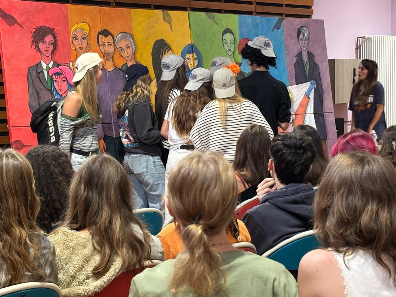 Représentation de « Nous Sommes Tous… » au lycée Haroun Tazieff, à Saint-Paul-lès-Dax